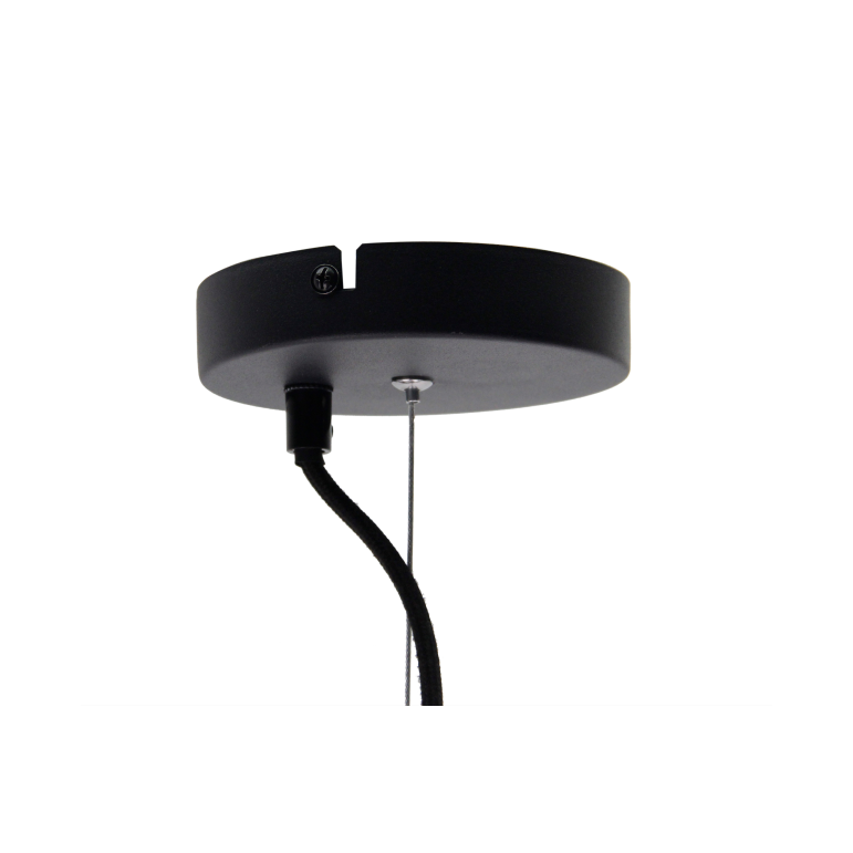 Detail van de zwarte Curvato hanglamp met industrieel ontwerp. Perfect voor een moderne eet- of werkruimte.