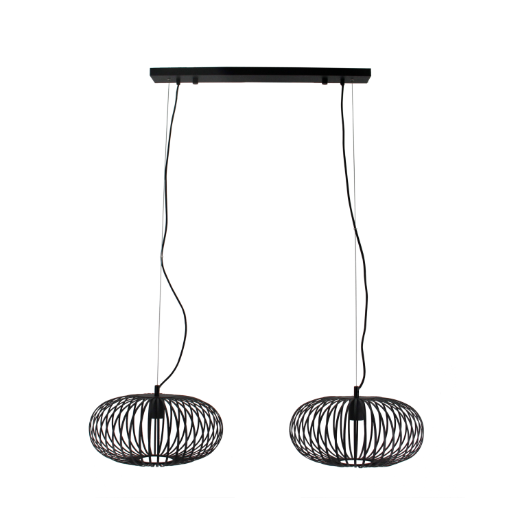 Detailweergave van de zwarte Curvato hanglamp met industriële flair. Perfect voor een eigentijdse en stoere inrichting.