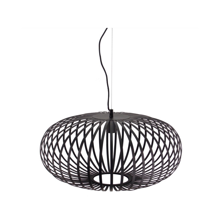 Detail van de zwarte Curvato hanglamp met industrieel design. Voegt een krachtige uitstraling toe aan elke ruimte.