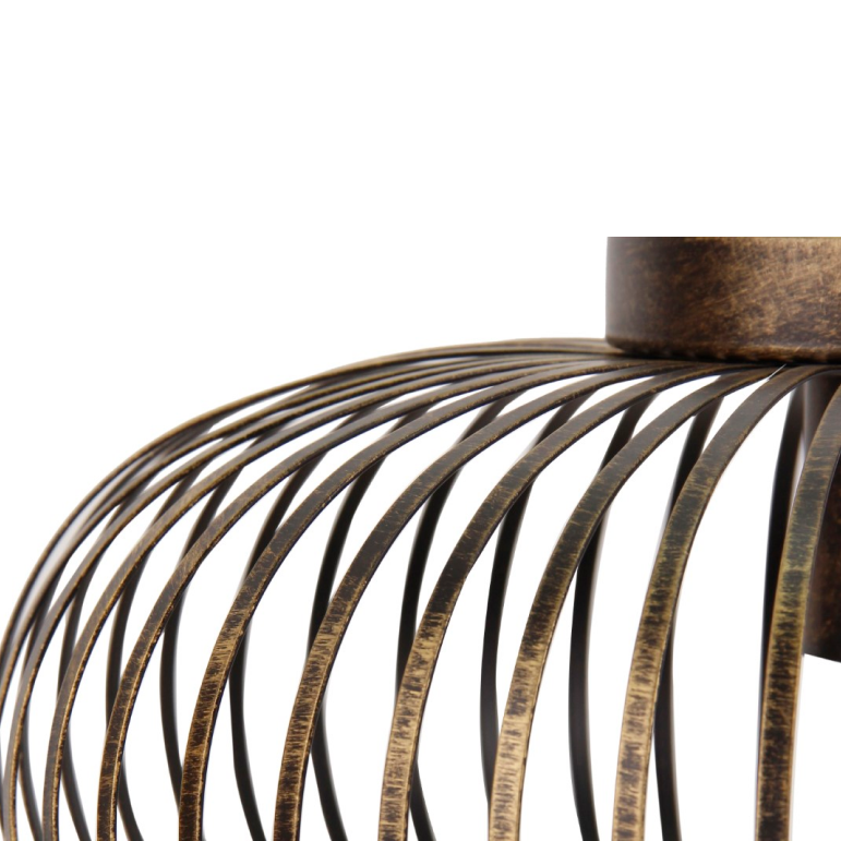 Detail van de bronzen Curvato plafondlamp met industrieel design.