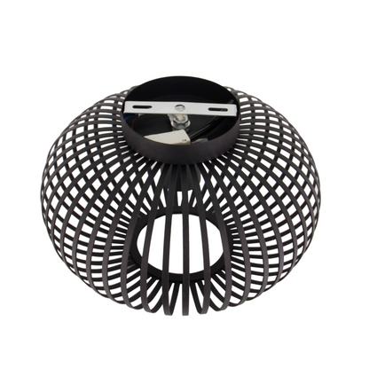 Deze zwarte plafondlamp uit de Curvato-serie voegt een stoere industriële touch toe aan jouw interieur.