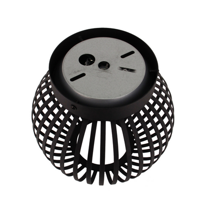 Detail van de zwarte Curvato plafondlamp met industrieel design. Een stijlvolle aanvulling voor moderne ruimtes.
