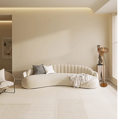 De gouden Curvato vloerlamp voegt een vleugje luxe toe aan je interieur. Een prachtige blikvanger voor elke ruimte.