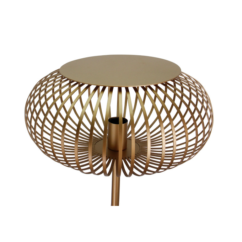 De gouden Curvato vloerlamp uit Chericoni's collectie voegt een moderne flair toe aan elke ruimte.