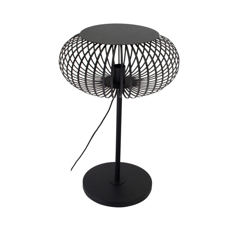 De Curvato vloerlamp in zwart heeft een robuust industrieel design. Perfect voor een stoere touch in jouw interieur.