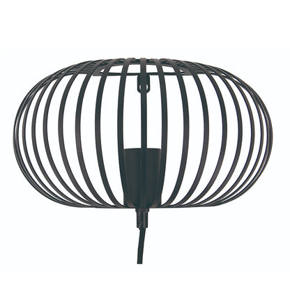 Deze zwarte Curvato wandlamp heeft een industrieel design en voegt karakter toe aan je interieur.