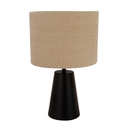 Detail van de Faro tafellamp met een unieke zandkleur en zwart accent.