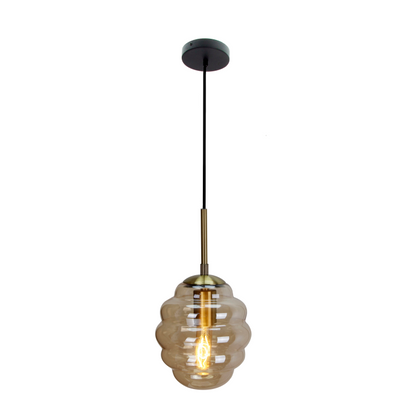 Met zijn slanke zwarte ontwerp voegt de Favo hanglamp een moderne touch toe aan elke ruimte.