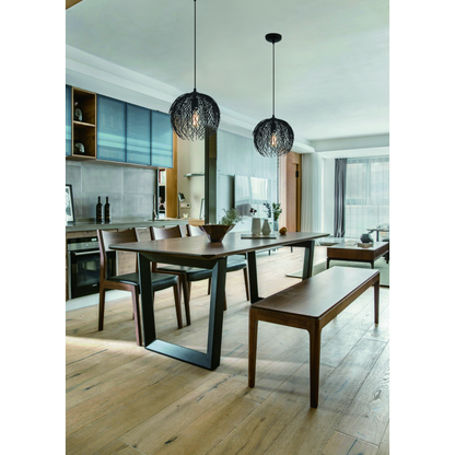 Deze zwarte hanglamp in modern design geeft een sfeervolle uitstraling aan elke ruimte. Perfect voor boven de eettafel.