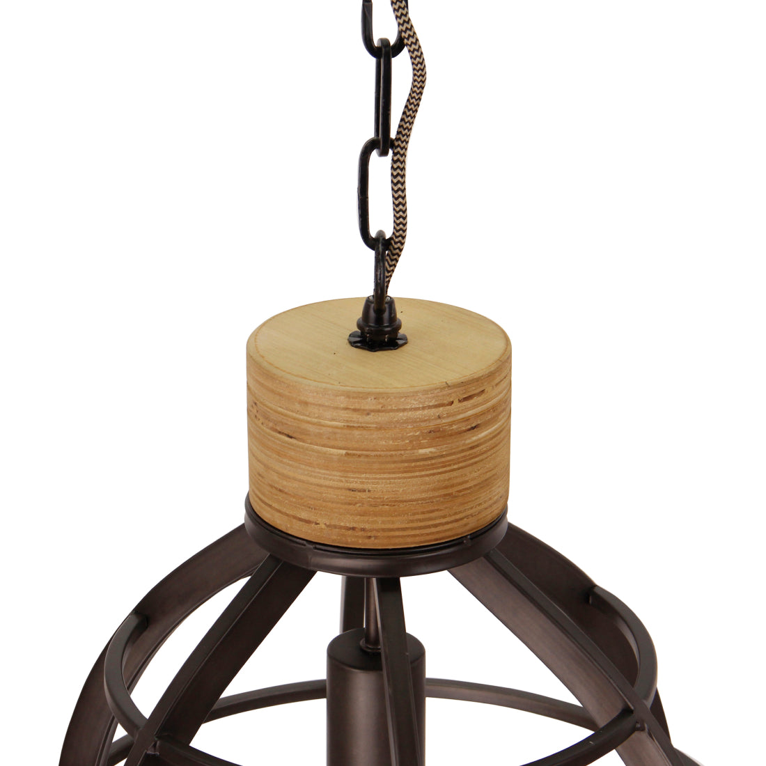 De Aperto hanglamp in zwart voegt een krachtige industriële charme toe aan je interieur. Perfect voor boven de eettafel.