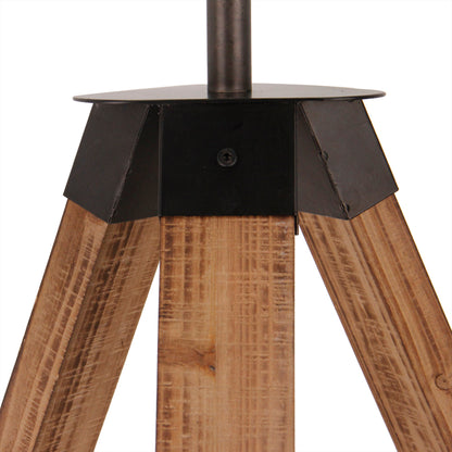 Detailopname van de zwarte Aperto vloerlamp van 165 cm hoog.