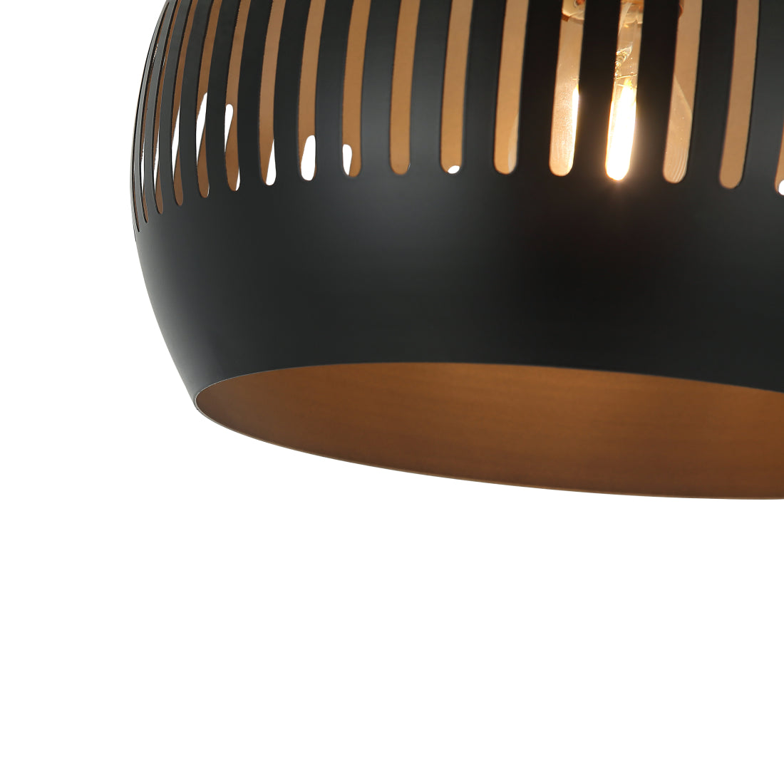 De Globo hanglamp in zwart is een moderne eyecatcher. Geschikt voor een sfeervolle uitstraling boven elke tafel.