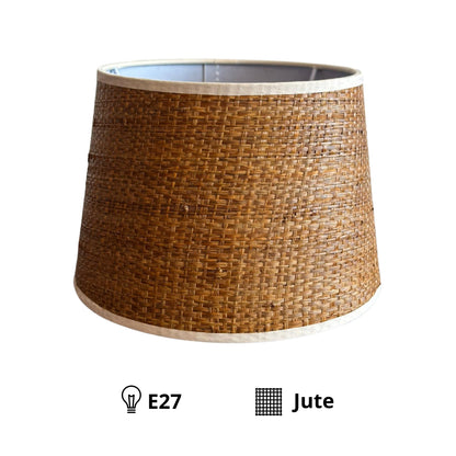 Detailweergave van de lichtbruine lampenkap Drum. Voegt een warme, natuurlijke touch toe aan moderne interieurs.