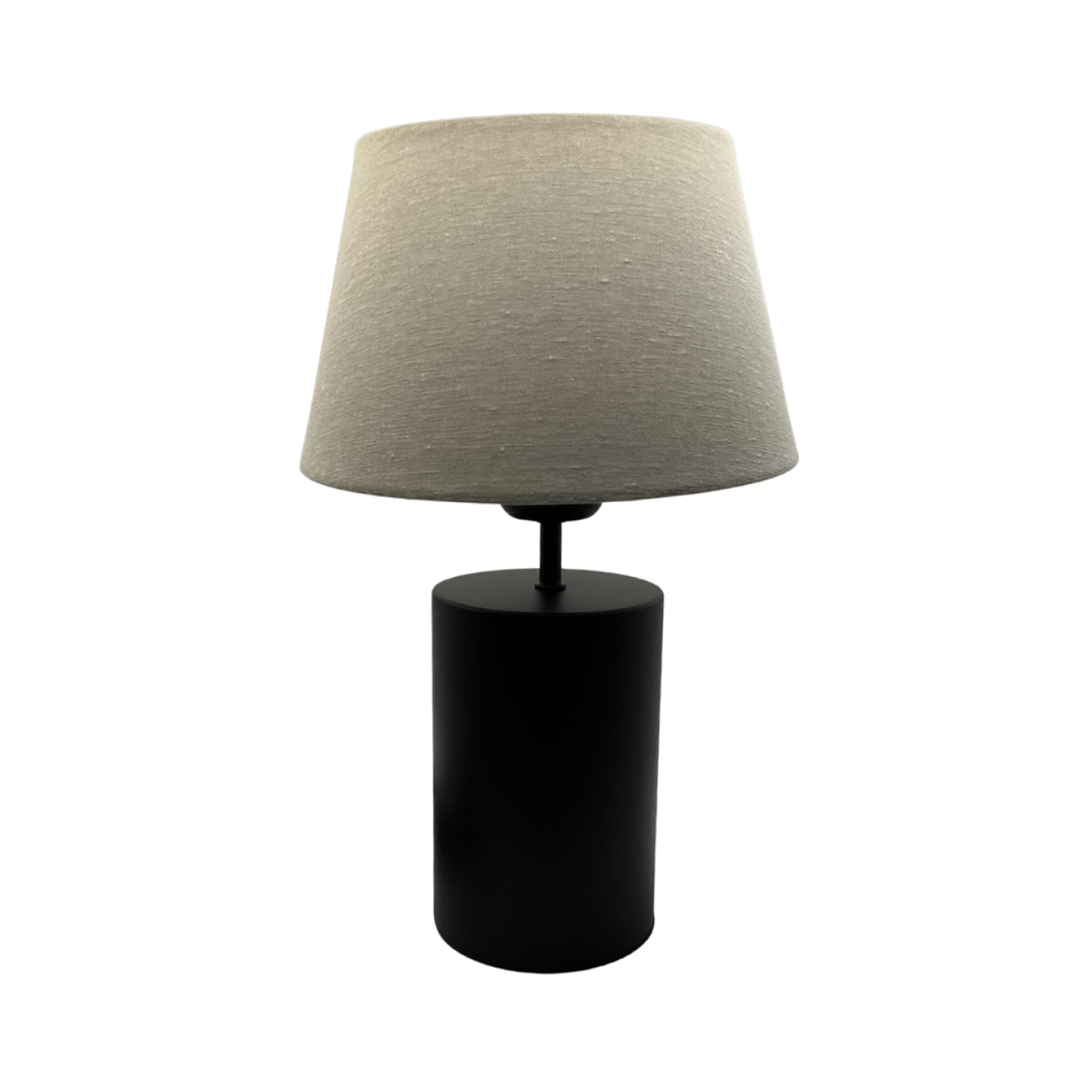 De crèmekleurige lampenvoet uit de Lagos-serie geeft een warme sfeer.