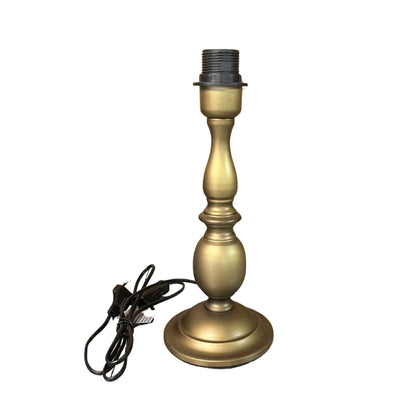Deze bronzen lampenvoet brengt een moderne uitstraling in uw interieur. Perfect voor een stijlvolle afwerking van uw lamp.