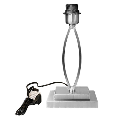 Deze chroomkleurige lampenvoet van 30 cm voegt een tijdloze elegantie toe aan elk interieur. Perfect voor jouw unieke lamp.
