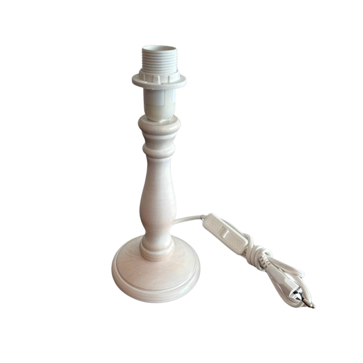 Deze moderne lampenvoet in crème geeft een frisse uitstraling aan elke ruimte. Perfect voor een eigentijdse touch.