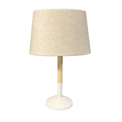 Deze moderne lampenvoet in crème en naturel straalt eenvoud uit. Perfect voor een chique uitstraling in jouw ruimte.