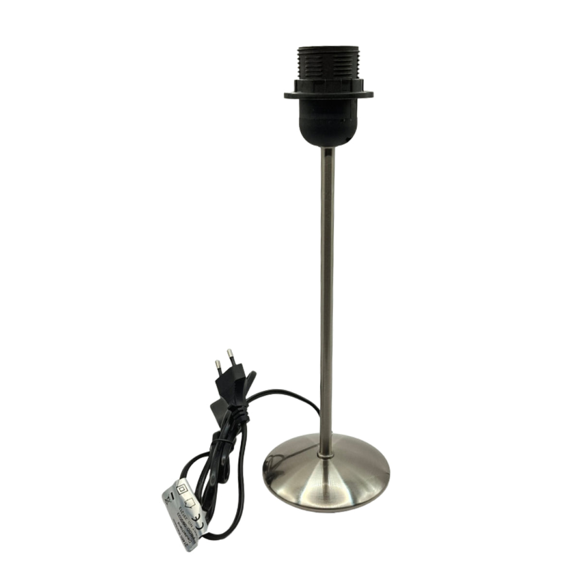 Detail van de moderne lampenvoet in geborsteld ijzer. Perfecte basis voor een stijlvolle lamp in jouw interieur.