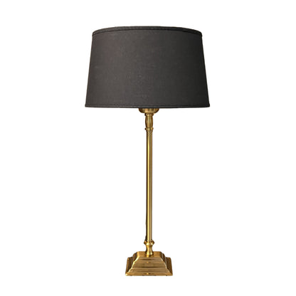 Deze messing lampenvoet straalt luxe uit en voegt een klassieke charme toe aan jouw interieur. Perfect voor elke lamp.