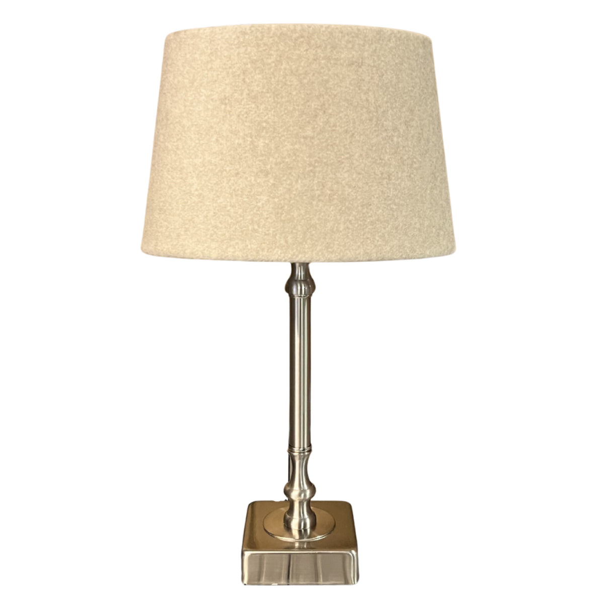 Deze nikkel lampenvoet van 31 cm voegt een moderne touch toe aan je interieur. Perfect voor elke stijlvolle lamp.