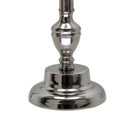 De nikkel lampenvoet T-654/5 straalt moderne elegantie uit. Perfect voor het creëren van een stijlvolle lamp.