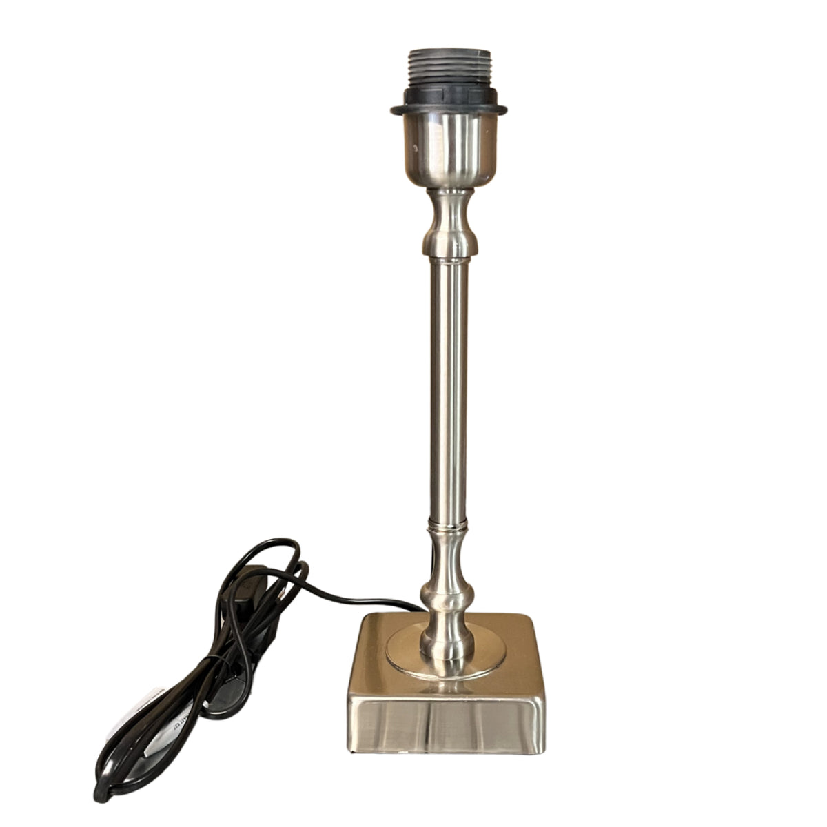Detailfoto van de nikkel lampenvoet T-659/0, perfect voor een moderne uitstraling. Geef jouw verlichting een nieuwe basis.
