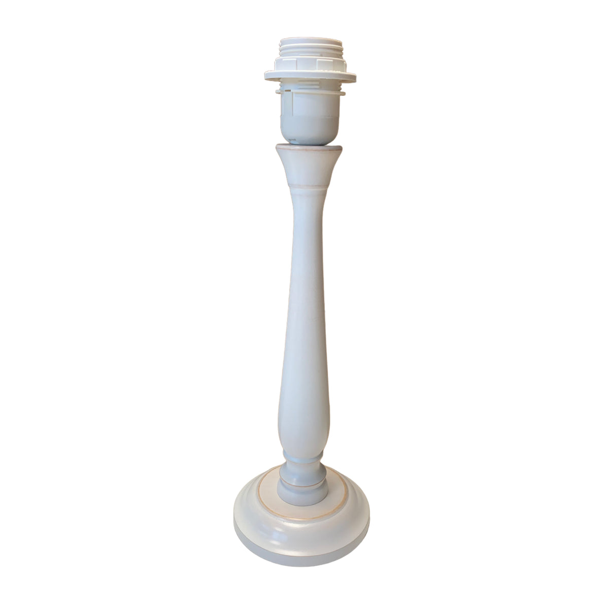 Deze witte lampenvoet voegt een tijdloze charme toe aan je interieur. Perfect voor het combineren met diverse lampenkappen.