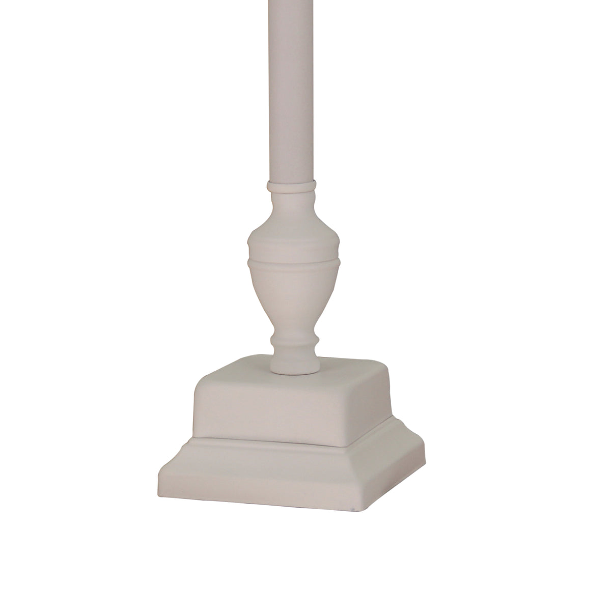 De witte lampenvoet van 34 cm voegt een frisse touch toe aan je interieur. Ideaal voor een eigentijdse uitstraling.
