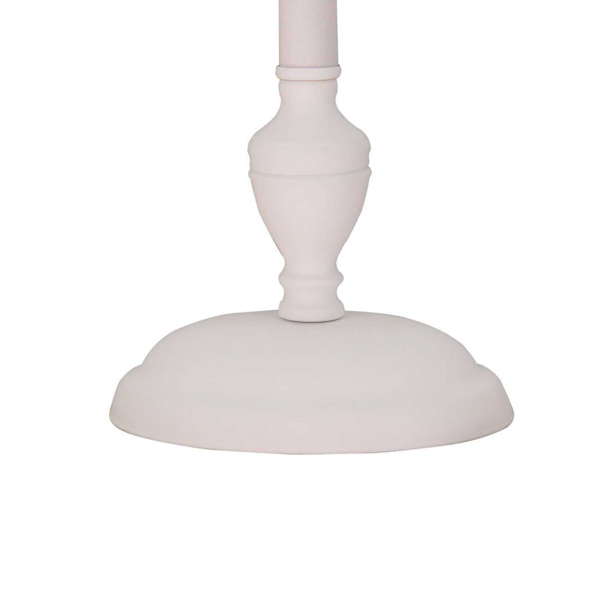Deze moderne lampenvoet in wit is perfect voor een eigentijds interieur. Een stijlvolle basis voor jouw favoriete lampenkap.