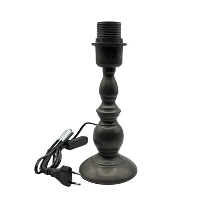 Deze moderne zwarte lampenvoet van 22 cm geeft elke lamp een eigentijdse uitstraling. Perfect voor een strakke inrichting.