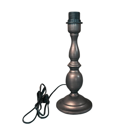 Deze zwarte lampenvoet heeft een modern ontwerp van 30 cm hoog. Perfect voor het creëren van een eigentijdse sfeer.