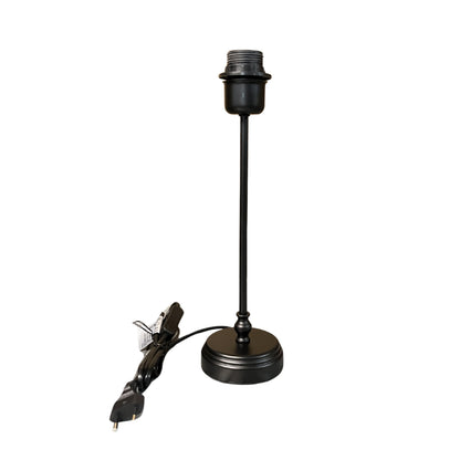 Deze zwarte lampenvoet van 33 cm voegt een moderne touch toe aan je interieur. Perfect voor elke stijlvolle lamp.