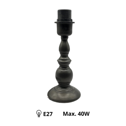 Deze zwarte lampenvoet van 22 cm hoogte geeft een moderne touch aan jouw interieur. Perfect voor elke lampenkap.