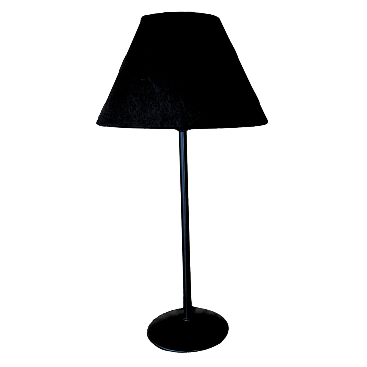 Minimalistische zwarte lampenkap van katoen voegt een moderne touch toe aan je interieur.