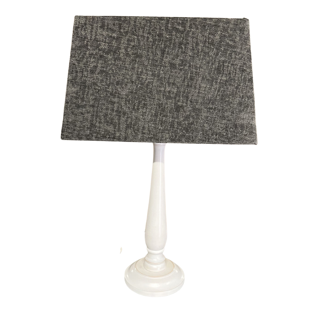 Een antracietkleurige lampenkap die tijdloze elegantie uitstraalt. Perfect voor sfeervolle verlichting in elke ruimte.