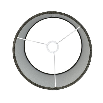 Deze antracieten lampenkap in modern design voegt een stijlvolle touch toe aan elke ruimte.