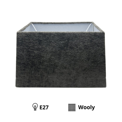 Deze antracieten lampenkap Conica voegt een tijdloze flair toe aan elke lamp. Perfect voor een sfeervolle ambiance.