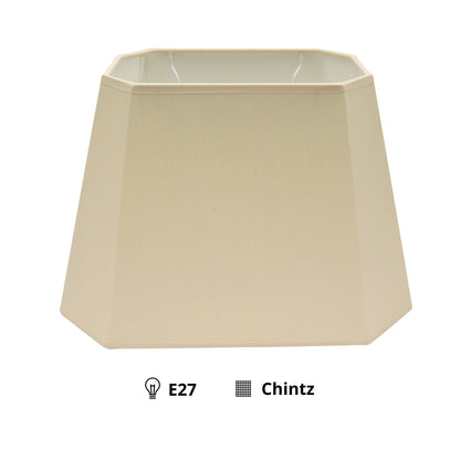 Detail van de achtzijdige beige lampenkap Conica. Deze kap voegt een verfijnde touch toe aan elke interieurstijl.