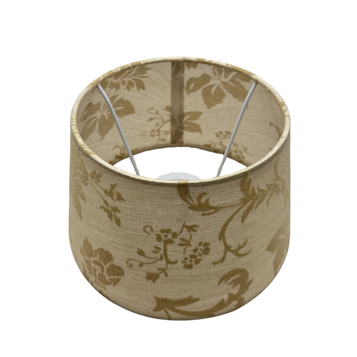 Bovenaanzicht van de beige lampenkap Drum. Deze tijdloze kap voegt warme sfeer toe aan elke kamer met stijl.