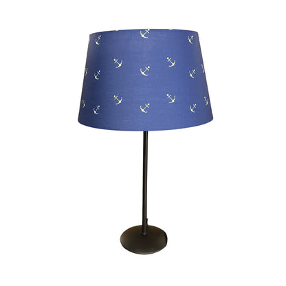 Verfrissende lichtblauwe lampenkap met een moderne uitstraling. Perfect voor het creëren van een serene sfeer in elke ruimte.