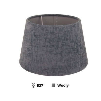 Deze lichtblauwe lampenkap brengt een frisse uitstraling in je interieur. Perfect voor een sfeervolle touch in elke kamer.