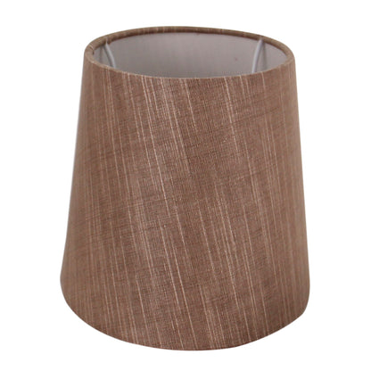 De bruin ovalen lampenkap voegt warmte toe aan iedere ruimte. Een perfecte keuze voor sfeervolle verlichting.