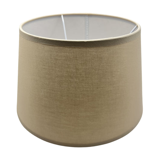 Deze cappuccino-kleurige lampenkap geeft een warme sfeer aan je interieur. Perfect voor een gezellige hoek in huis.