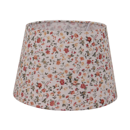 Verander je interieur met deze crèmekleurige lampenkap. Perfect voor een warme en sfeervolle ambiance in elke kamer.