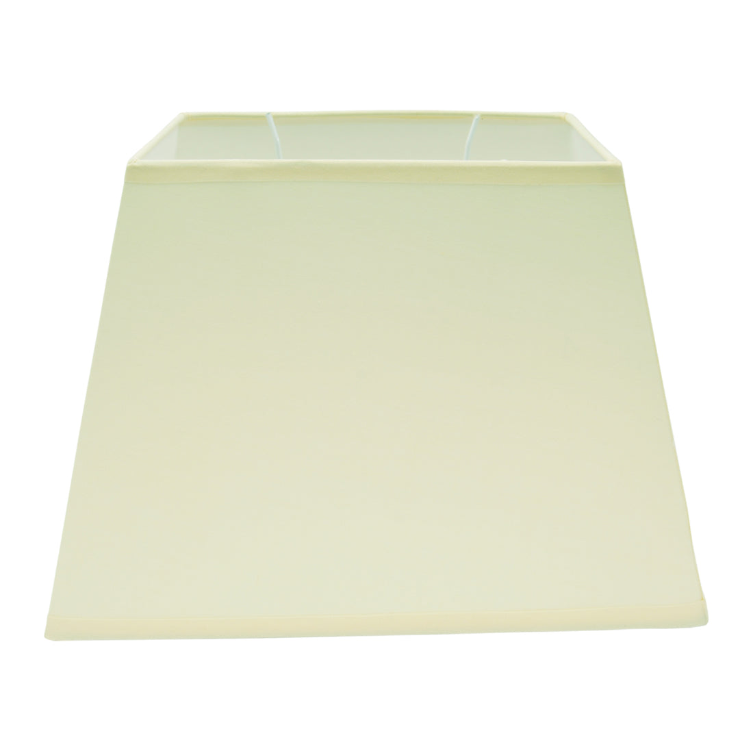 De crèmekleurige lampenkap Conica voegt een warme toets toe aan je interieur. Perfect voor een sfeervolle uitstraling.