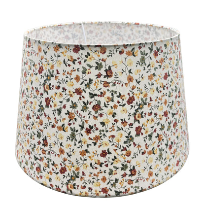 De crèmekleurige lampenkap Drum voegt warmte toe aan elke ruimte. Perfect voor een sfeervolle ambiance in huis.