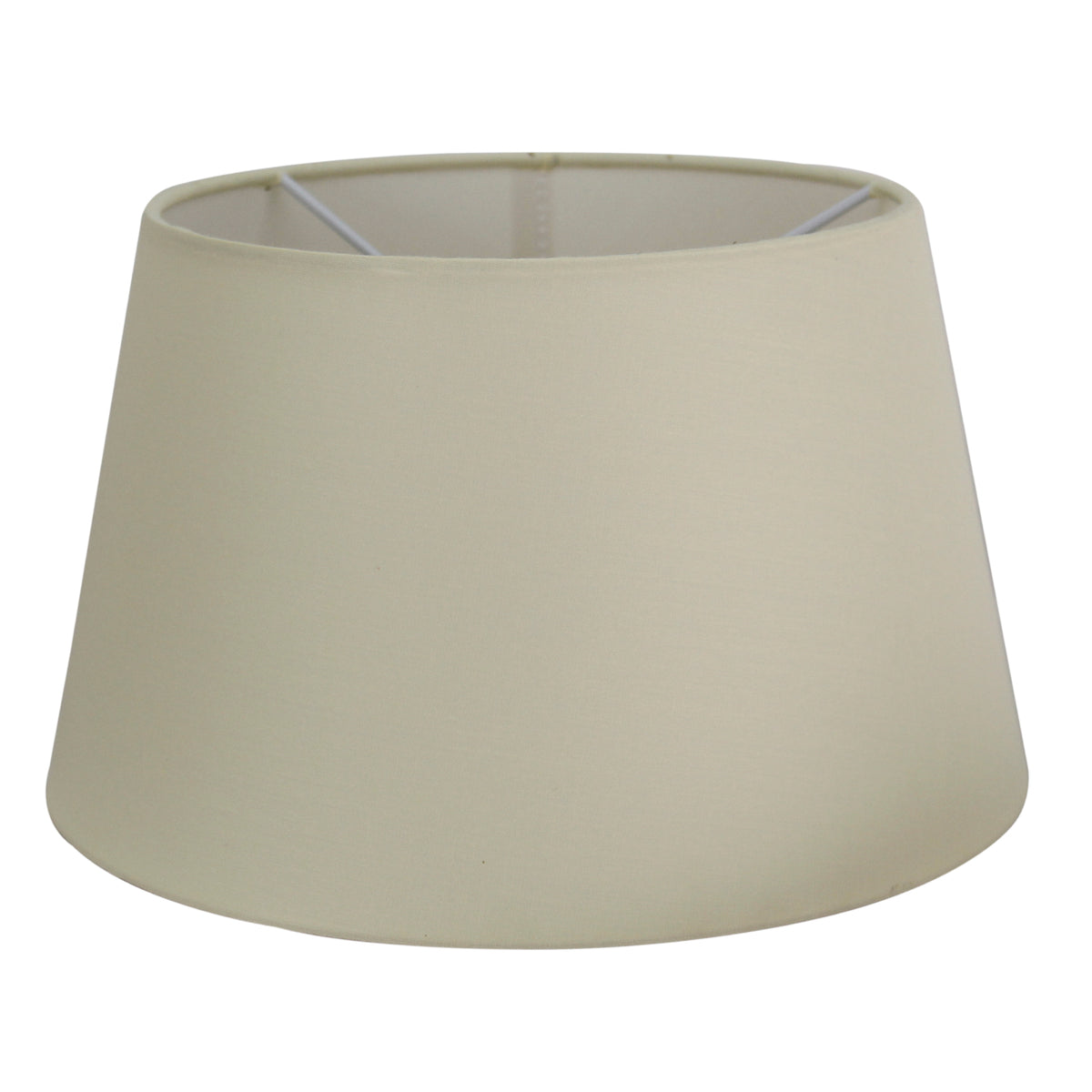 Deze crèmekleurige lampenkap in drumvorm geeft een tijdloze uitstraling. Perfect voor sfeervolle en warme verlichting.