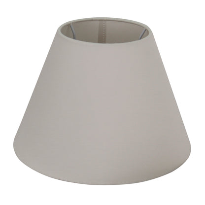 De crèmekleurige lampenkap Top geeft een warme uitstraling. Perfect voor een sfeervolle verlichting in huis.
