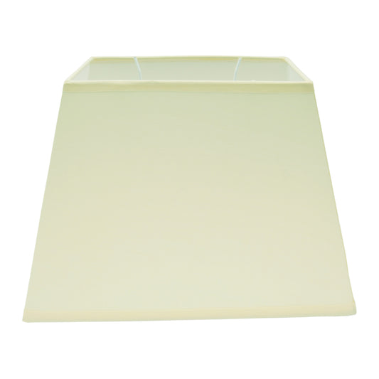 De crèmekleurige lampenkap Conica voegt een warme toets toe aan je interieur. Perfect voor een sfeervolle uitstraling.